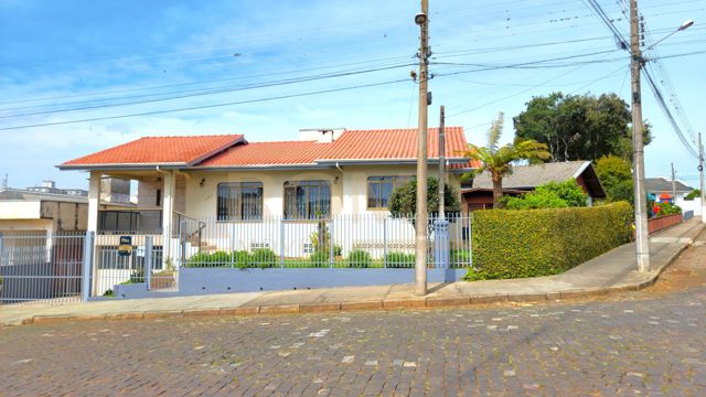 CASA AMPLA, BEM LOCALIZADA - MAIS PROCURADA