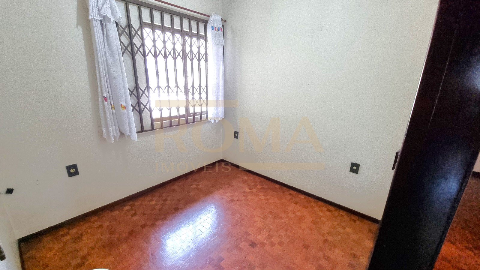 CASA AMPLA, BEM LOCALIZADA - MAIS PROCURADA — foto 17