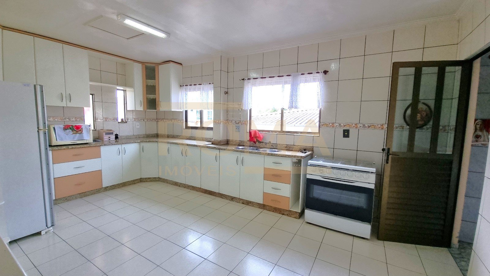 CASA AMPLA, BEM LOCALIZADA - MAIS PROCURADA — foto 9