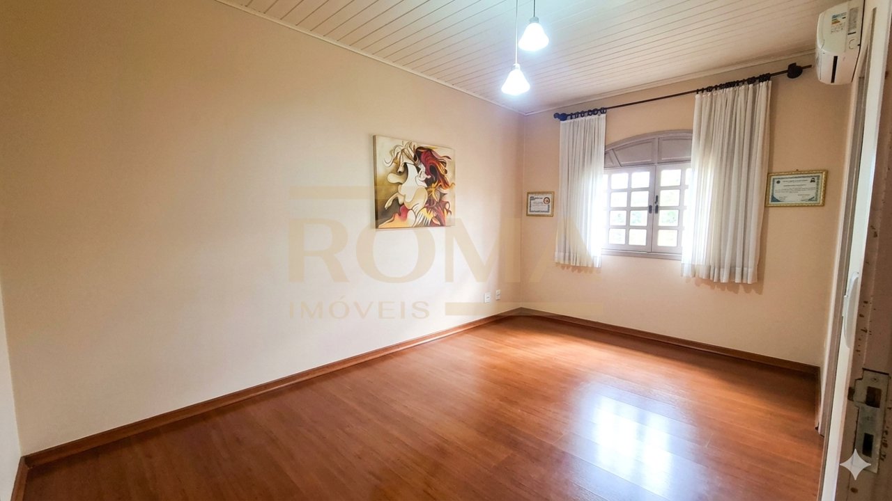 CASA NO CENTRO DA CIDADE — foto 14