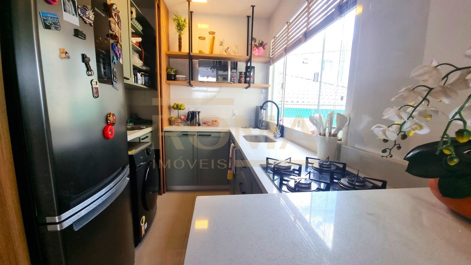 APARTAMENTO ESPAÇOSO, SEMI MOBILIADO E 2 VAGAS DE GARAGEM — foto 11