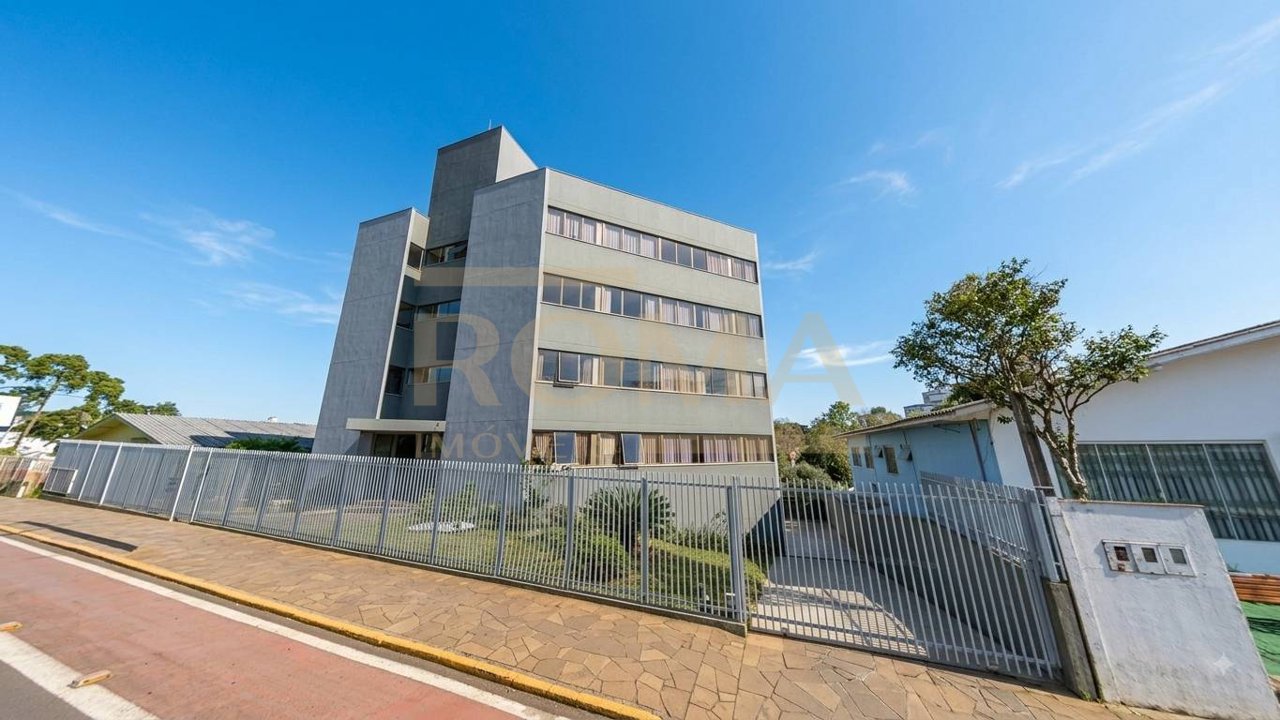 APARTAMENTO COM 3 QUARTOS E SACADA NA SALA NO BAIRRO PARAÍSO/CENTRO
