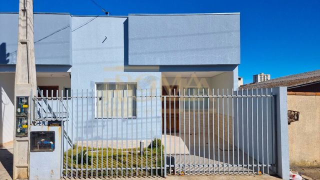 CASA GEMINADA SEMI MOBILIADA