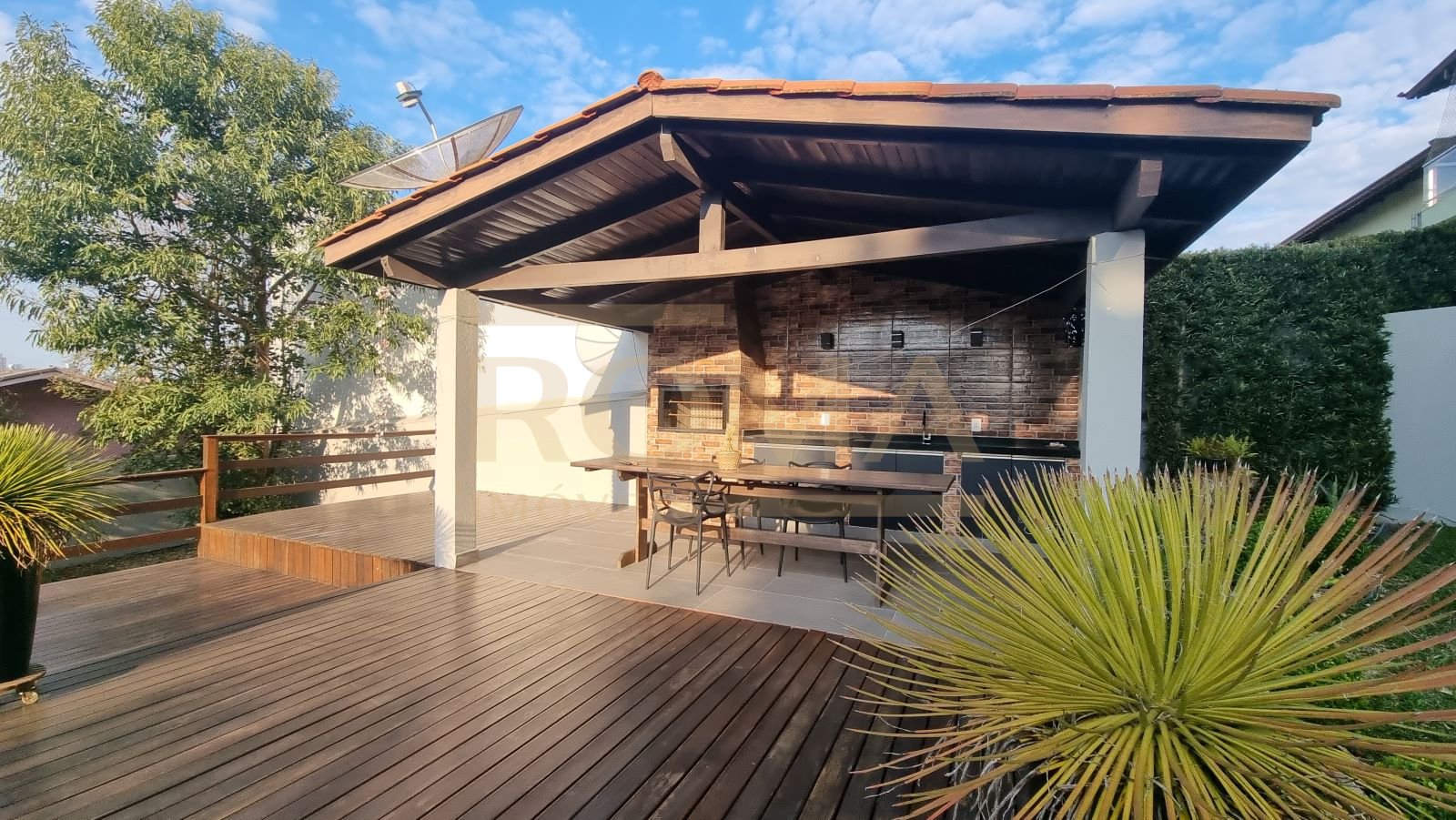 CASA EM ALTO PADRÃO - COM PISCINA — foto 4
