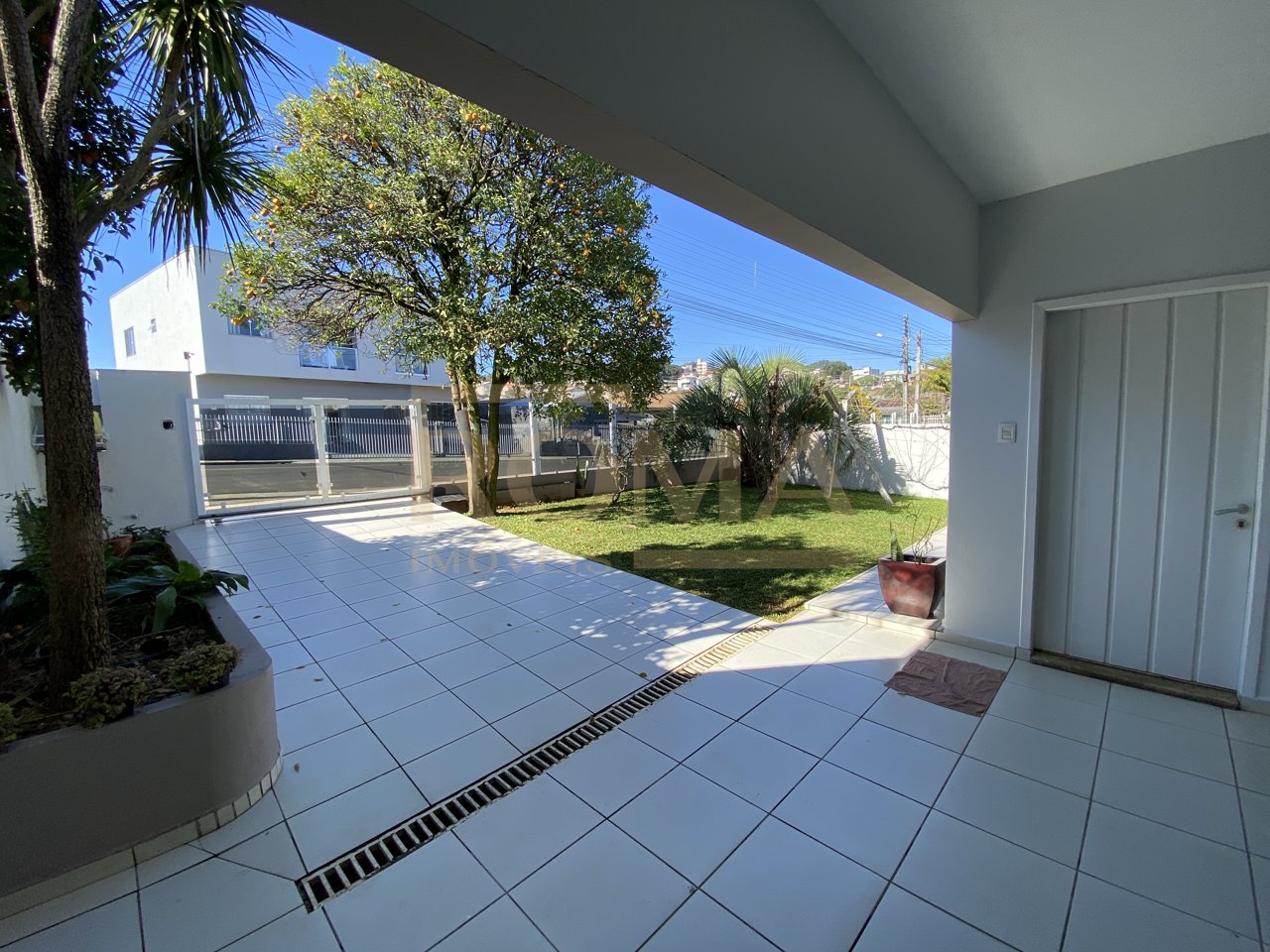 CASA ESPAÇOSA COM 3 QUARTOS (1 SUÍTE), SALÃO FESTAS NO BAIRRO BERGER — foto 13
