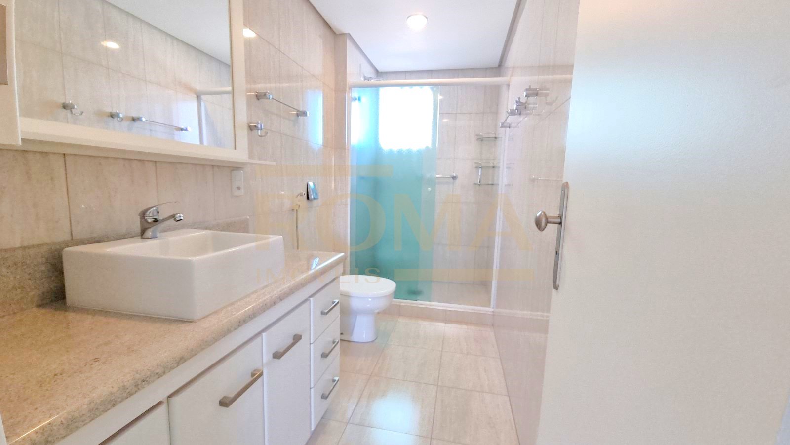 APARTAMENTO MOBILIADO, ESPAÇOSO E CONFORTÁVEL COM 2 SACADAS — foto 17