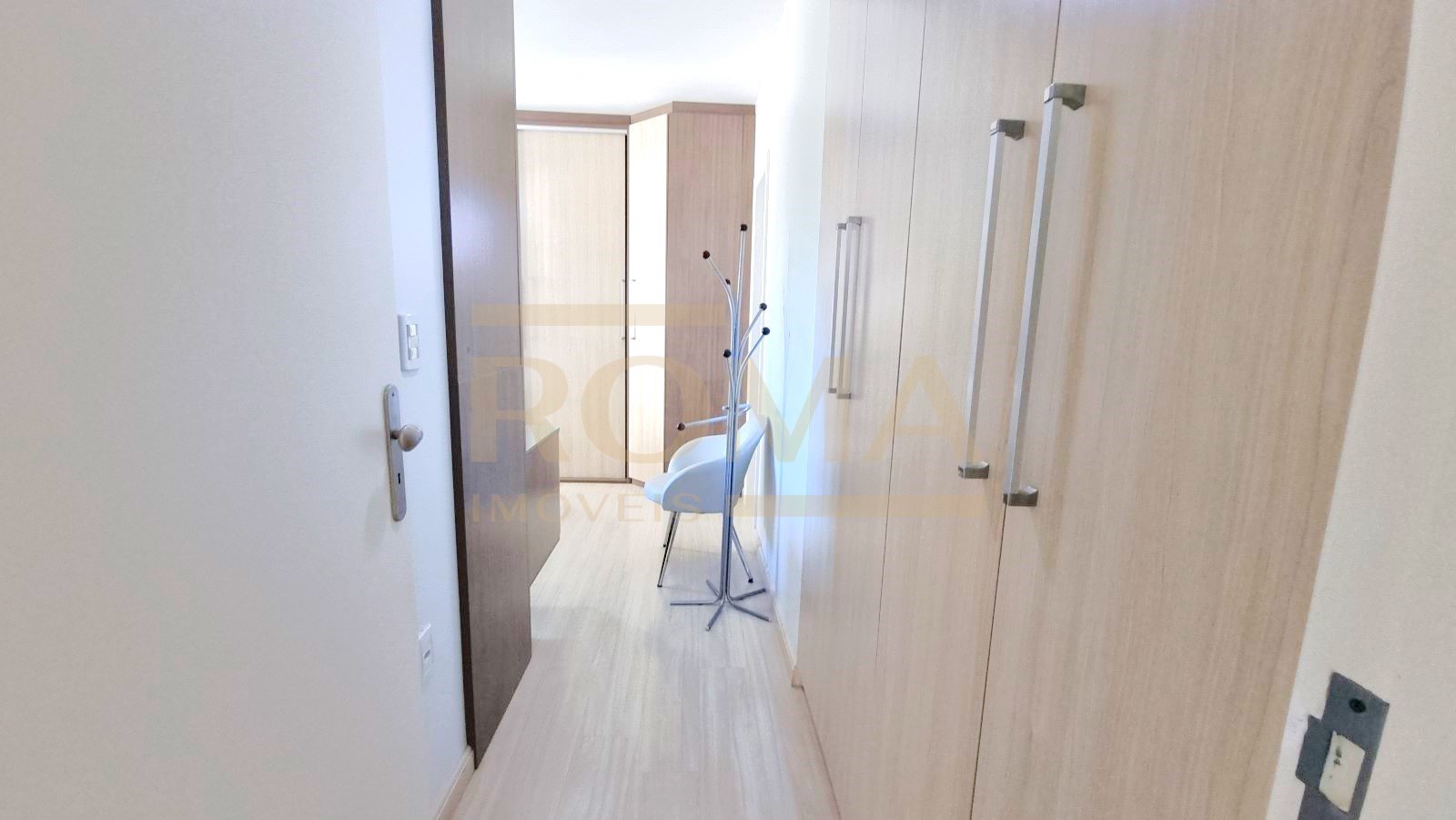 APARTAMENTO MOBILIADO, ESPAÇOSO E CONFORTÁVEL COM 2 SACADAS — foto 13