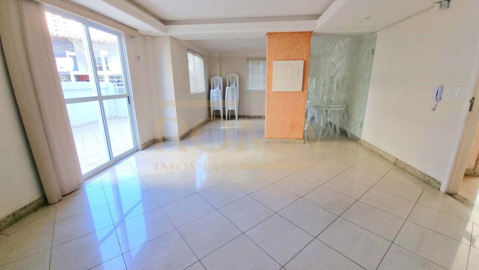 APARTAMENTO MOBILIADO, ESPAÇOSO E CONFORTÁVEL COM 2 SACADAS — foto 5