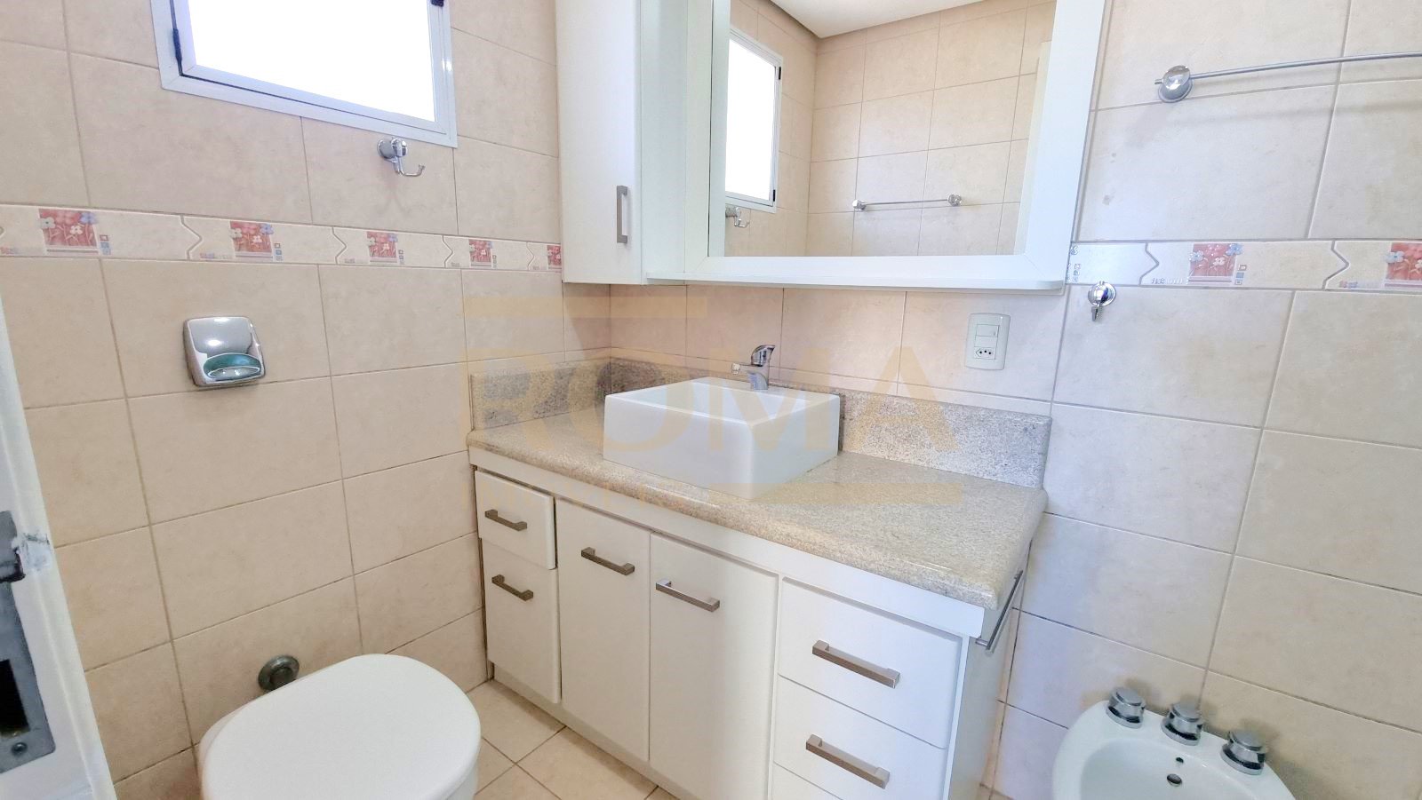 APARTAMENTO MOBILIADO, ESPAÇOSO E CONFORTÁVEL COM 2 SACADAS — foto 10