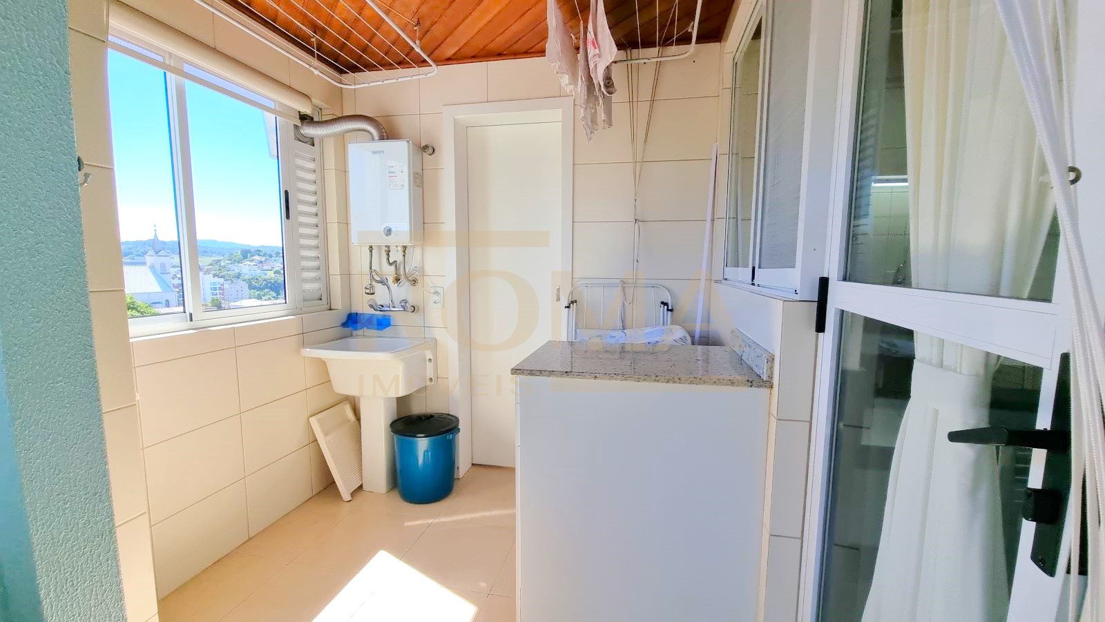 APARTAMENTO MOBILIADO, ESPAÇOSO E CONFORTÁVEL COM 2 SACADAS — foto 21