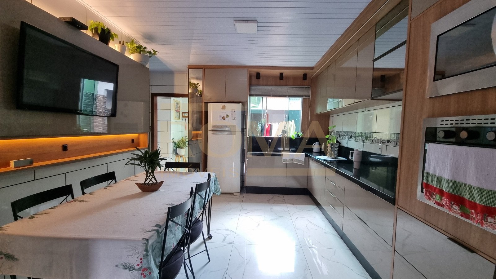 CASA COM SALÃO E PISCINA COBERTA AQUECIDA  — foto 15
