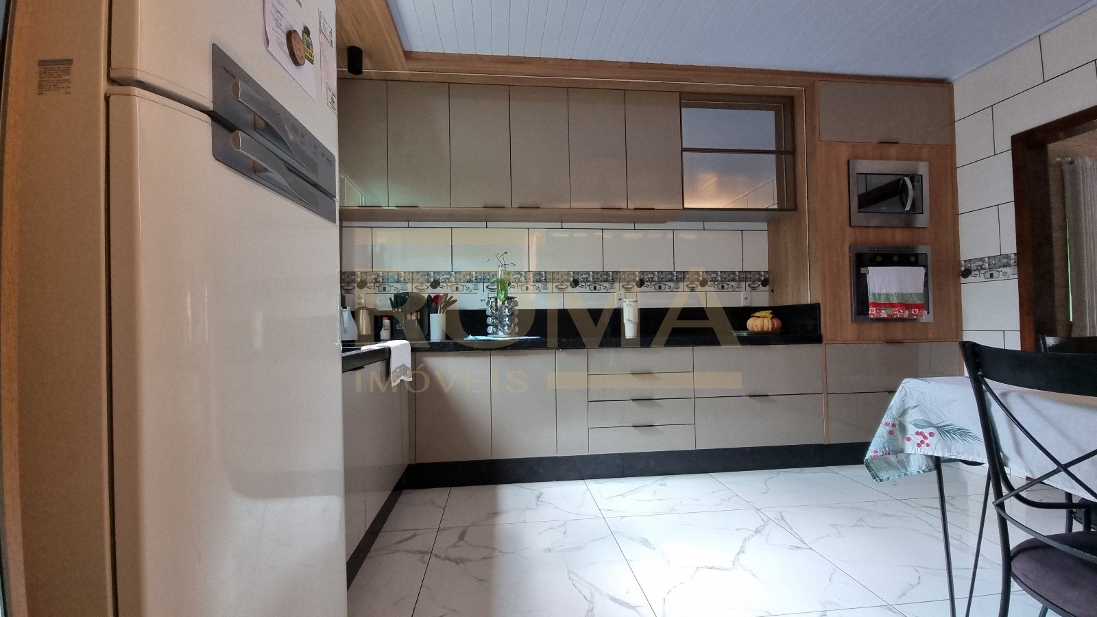 CASA COM SALÃO E PISCINA COBERTA AQUECIDA  — foto 13