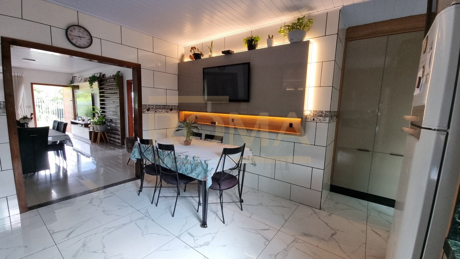 CASA COM SALÃO E PISCINA COBERTA AQUECIDA  — foto 11