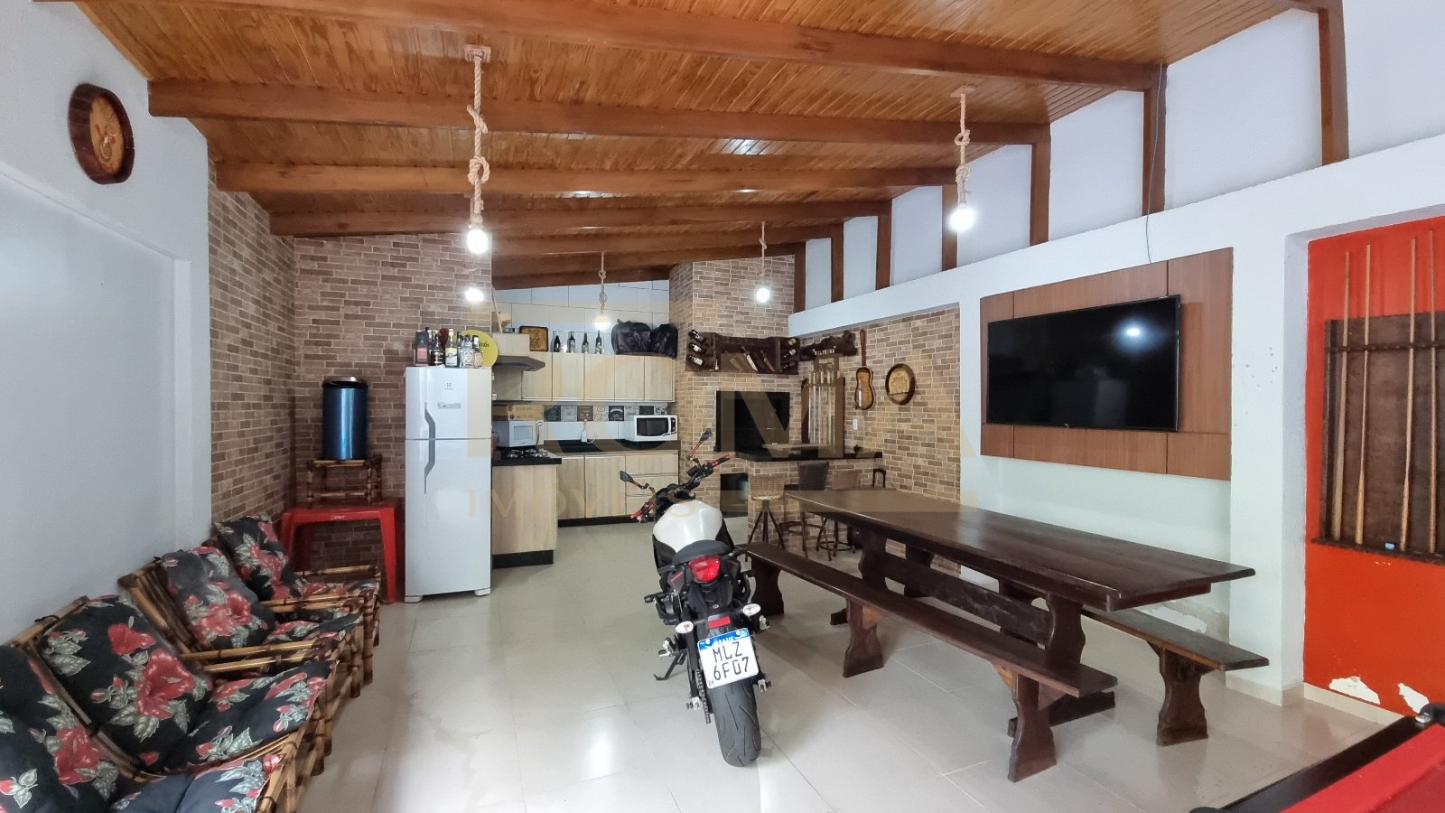 CASA COM SALÃO E PISCINA COBERTA AQUECIDA  — foto 30