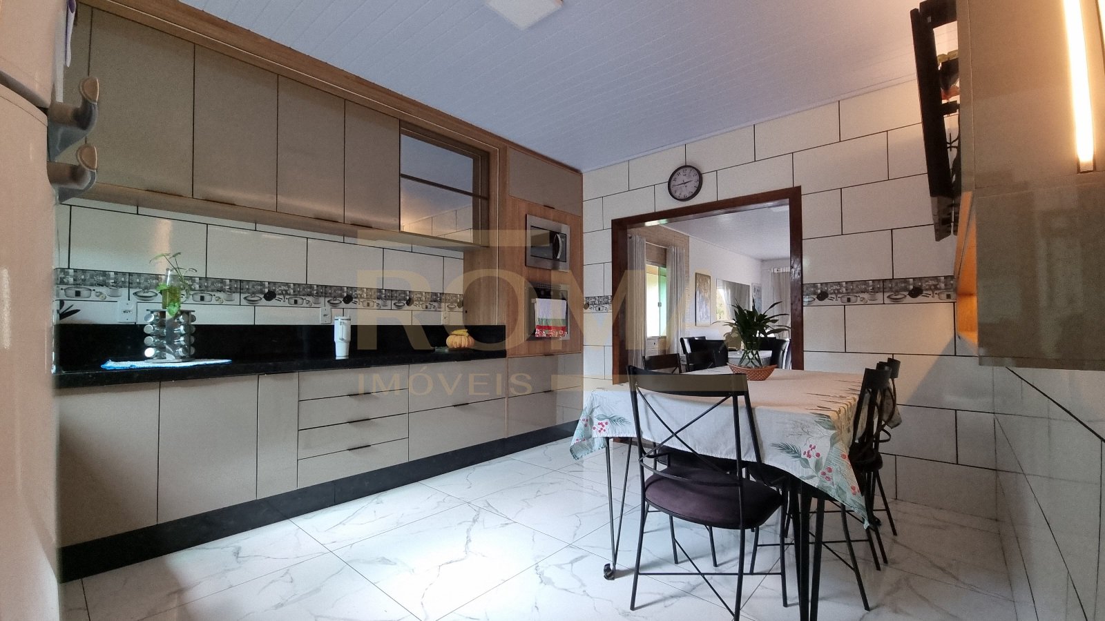 CASA COM SALÃO E PISCINA COBERTA AQUECIDA  — foto 12
