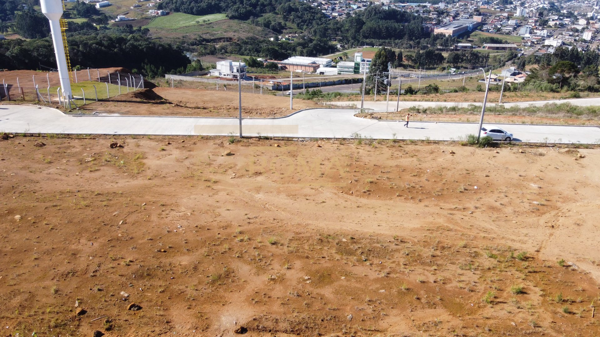 TERRENO RESIDENCIAL COM VISTA INCRÍVEL — foto 2