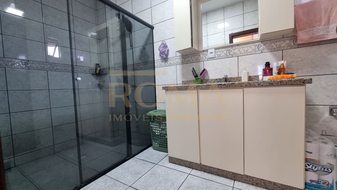 APARTAMENTO SEMI MOBILIADO E ESPAÇOSO COM 3 SACADAS — foto 25