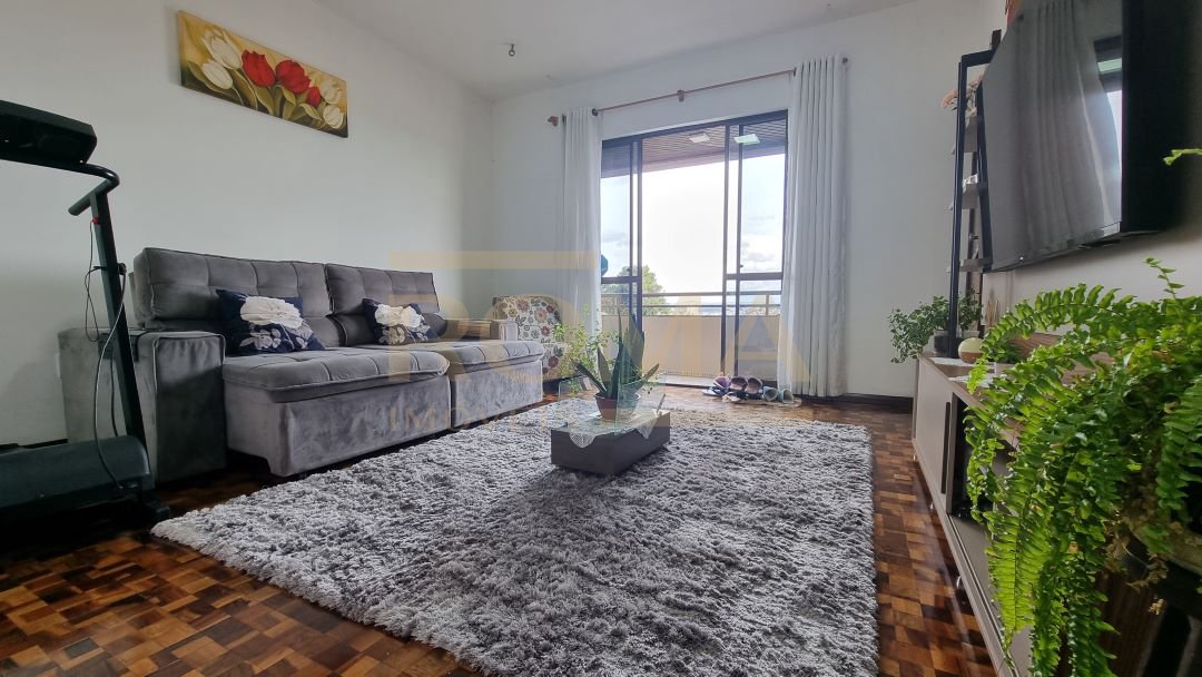 APARTAMENTO SEMI MOBILIADO E ESPAÇOSO COM 3 SACADAS — foto 2