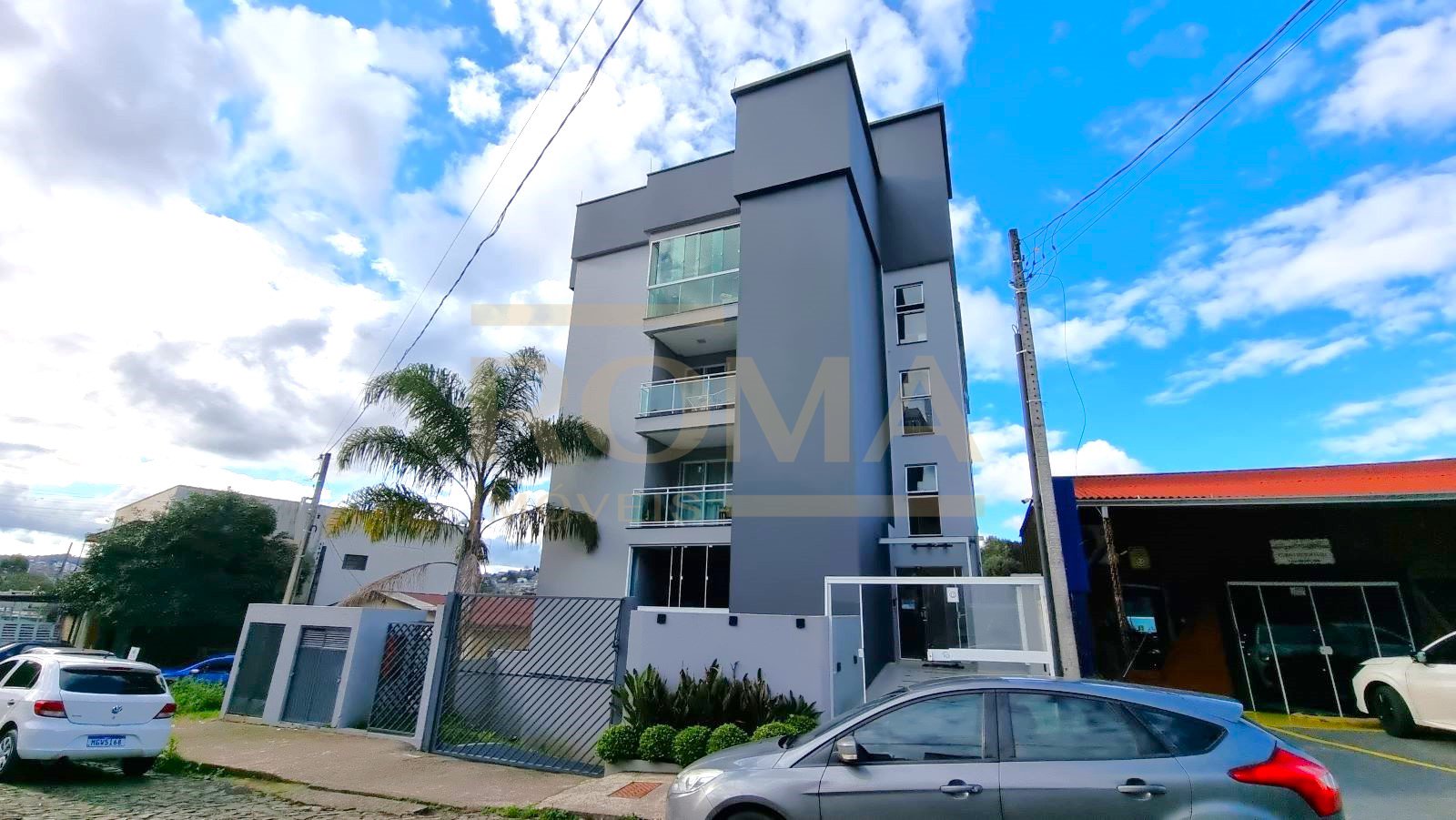 APARTAMENTO SEMI MOBILIADO