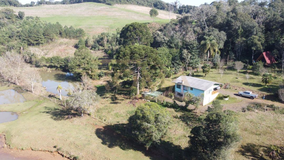 CHÁCARA COM CHALÉ E CASA A 10 MINUTOS DE CAÇADOR — foto 3