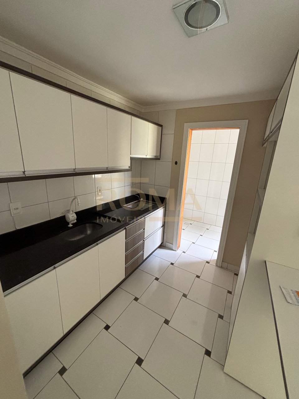 APARTAMENTO NO CENTRO DA CIDADE — foto 1