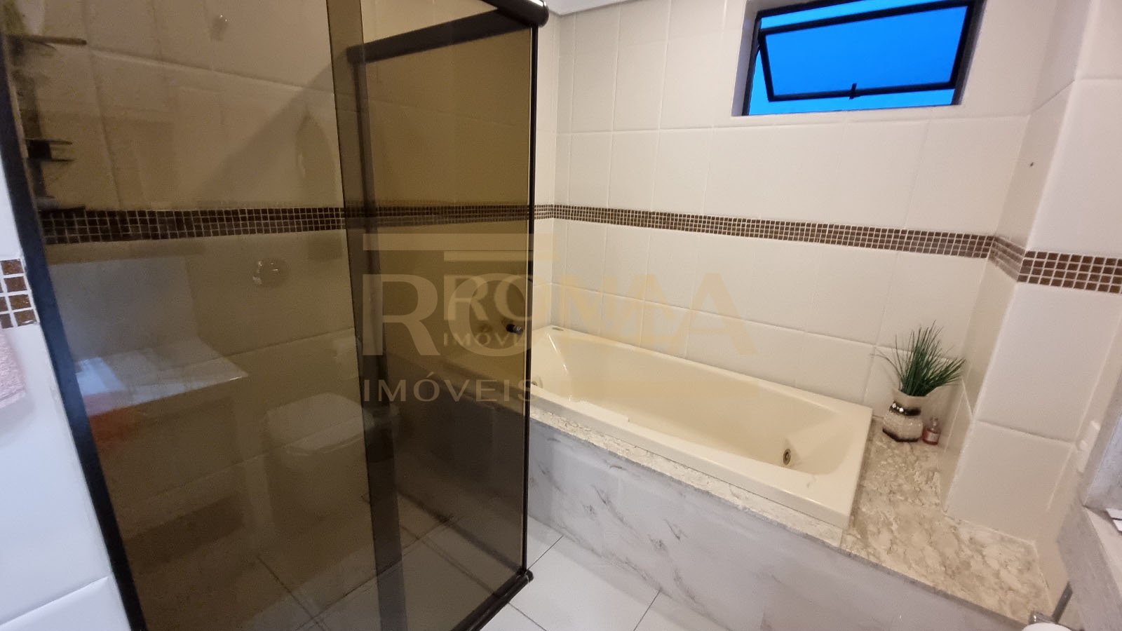 APARTAMENTO DUPLEX COBERTURA COM PARCIAL DO TETO EM VIDRO — foto 8