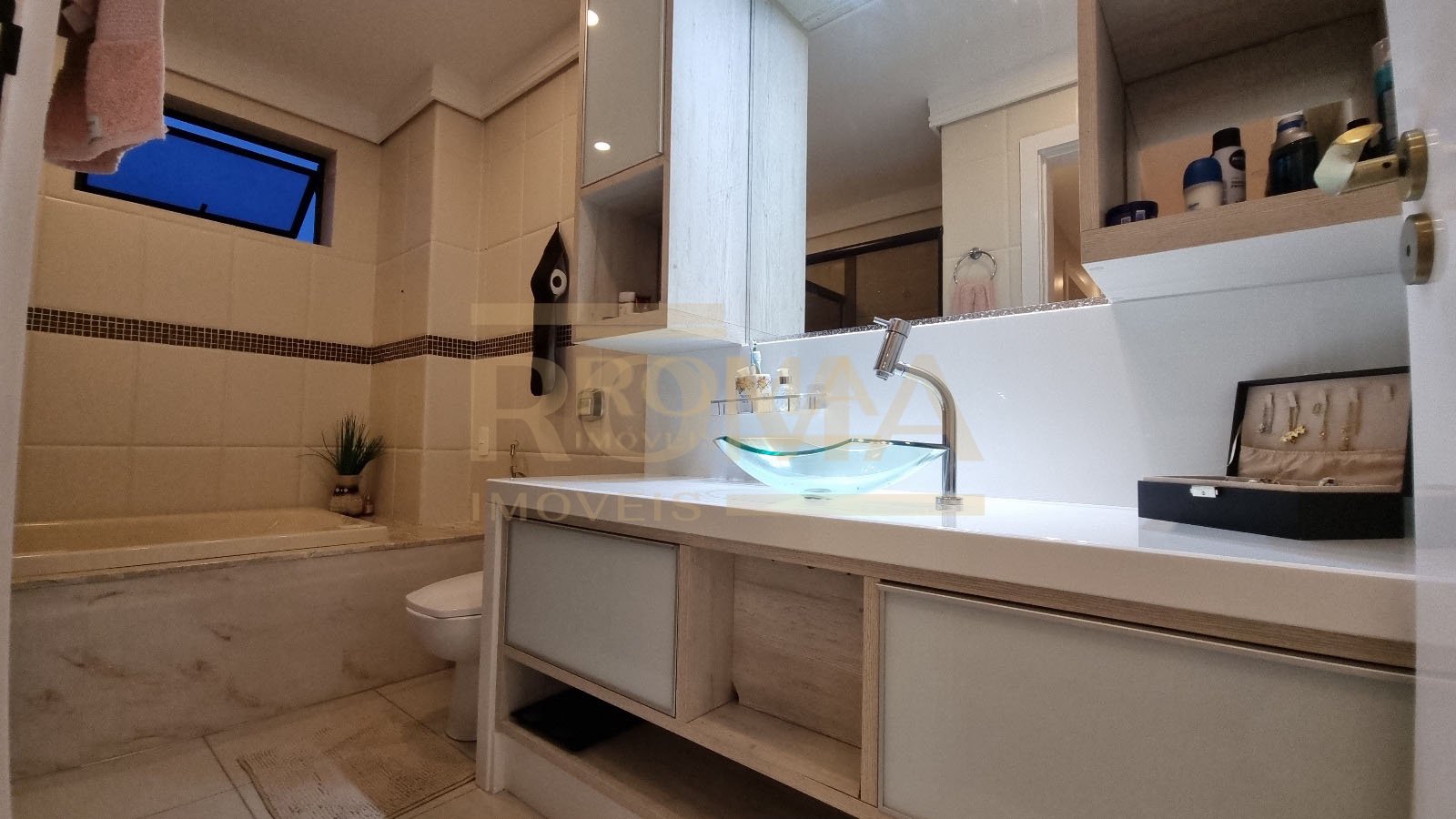 APARTAMENTO DUPLEX COBERTURA COM PARCIAL DO TETO EM VIDRO — foto 9