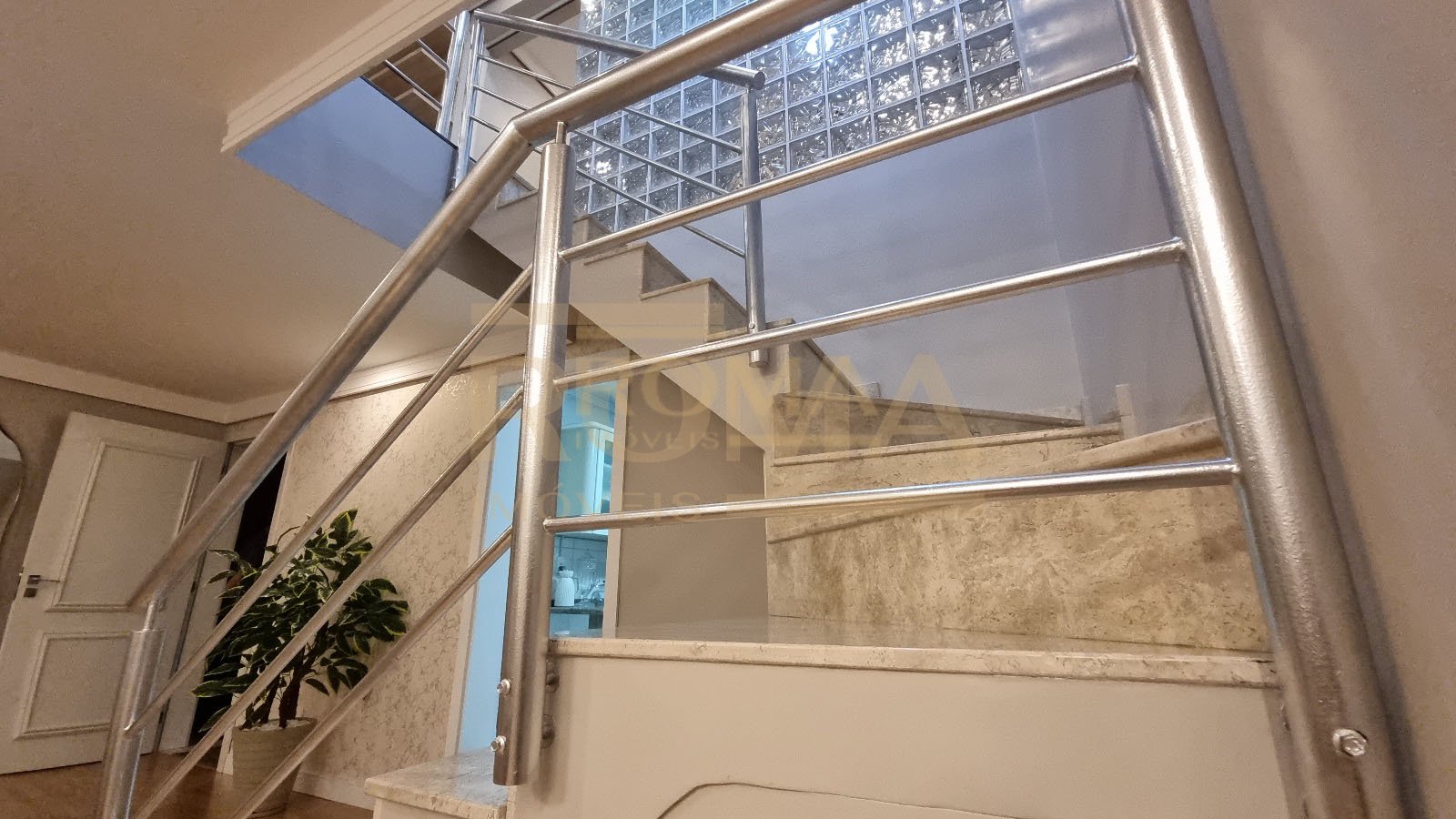 APARTAMENTO DUPLEX COBERTURA COM PARCIAL DO TETO EM VIDRO — foto 27