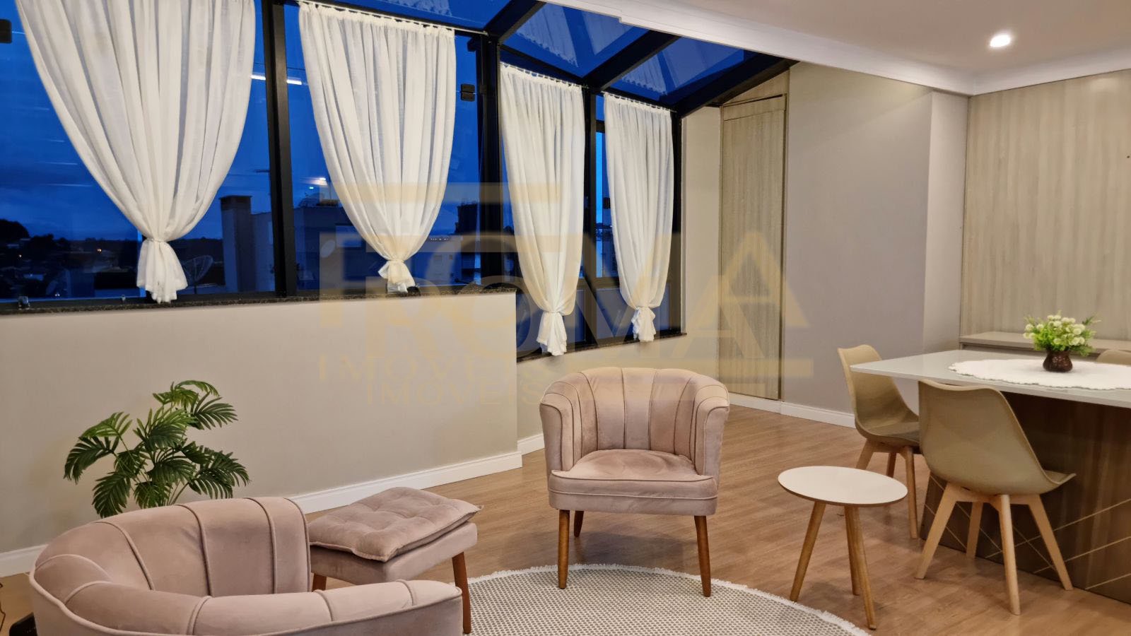 APARTAMENTO DUPLEX COBERTURA COM PARCIAL DO TETO EM VIDRO — foto 14