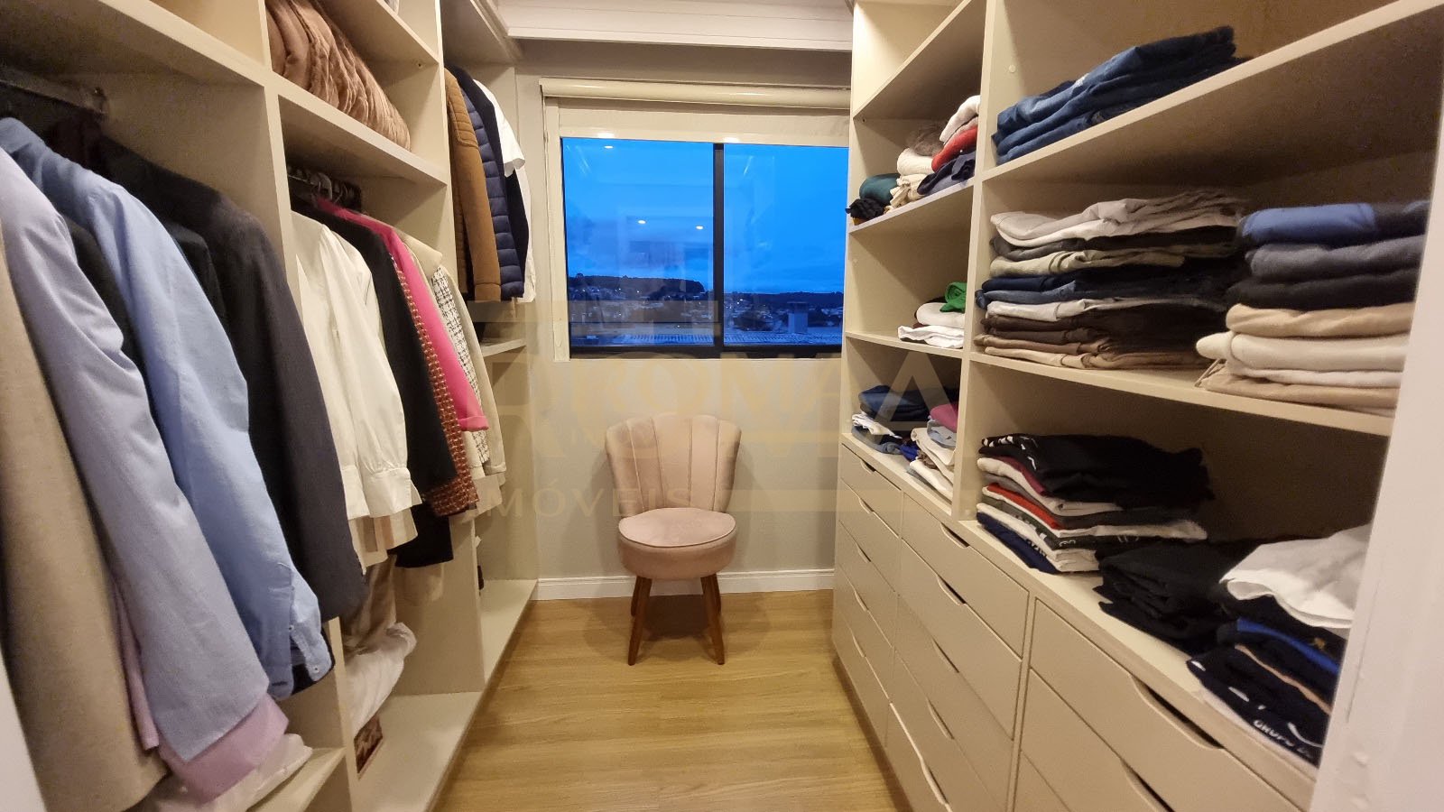 APARTAMENTO DUPLEX COBERTURA COM PARCIAL DO TETO EM VIDRO — foto 10