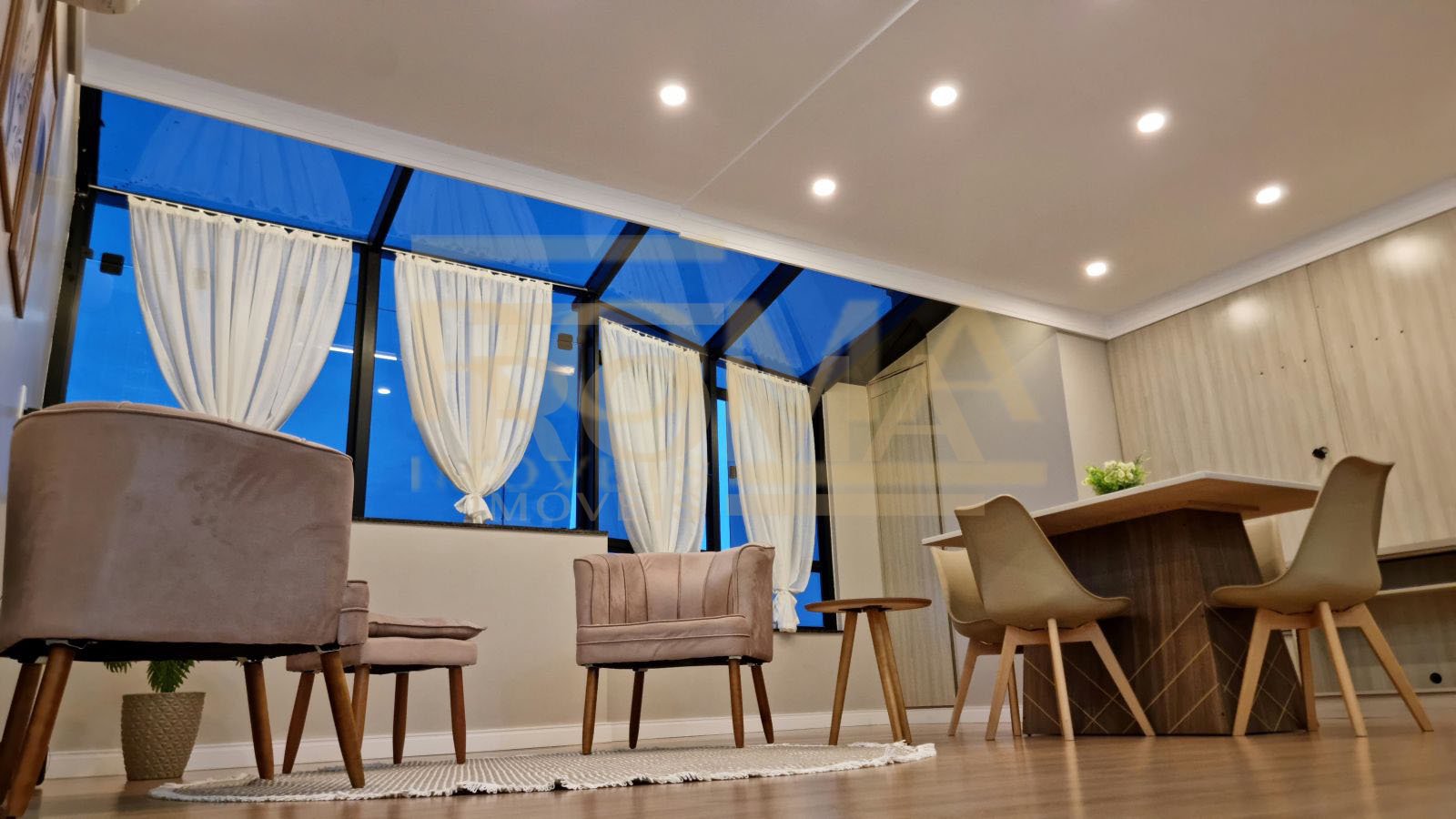 APARTAMENTO DUPLEX COBERTURA COM PARCIAL DO TETO EM VIDRO — foto 26