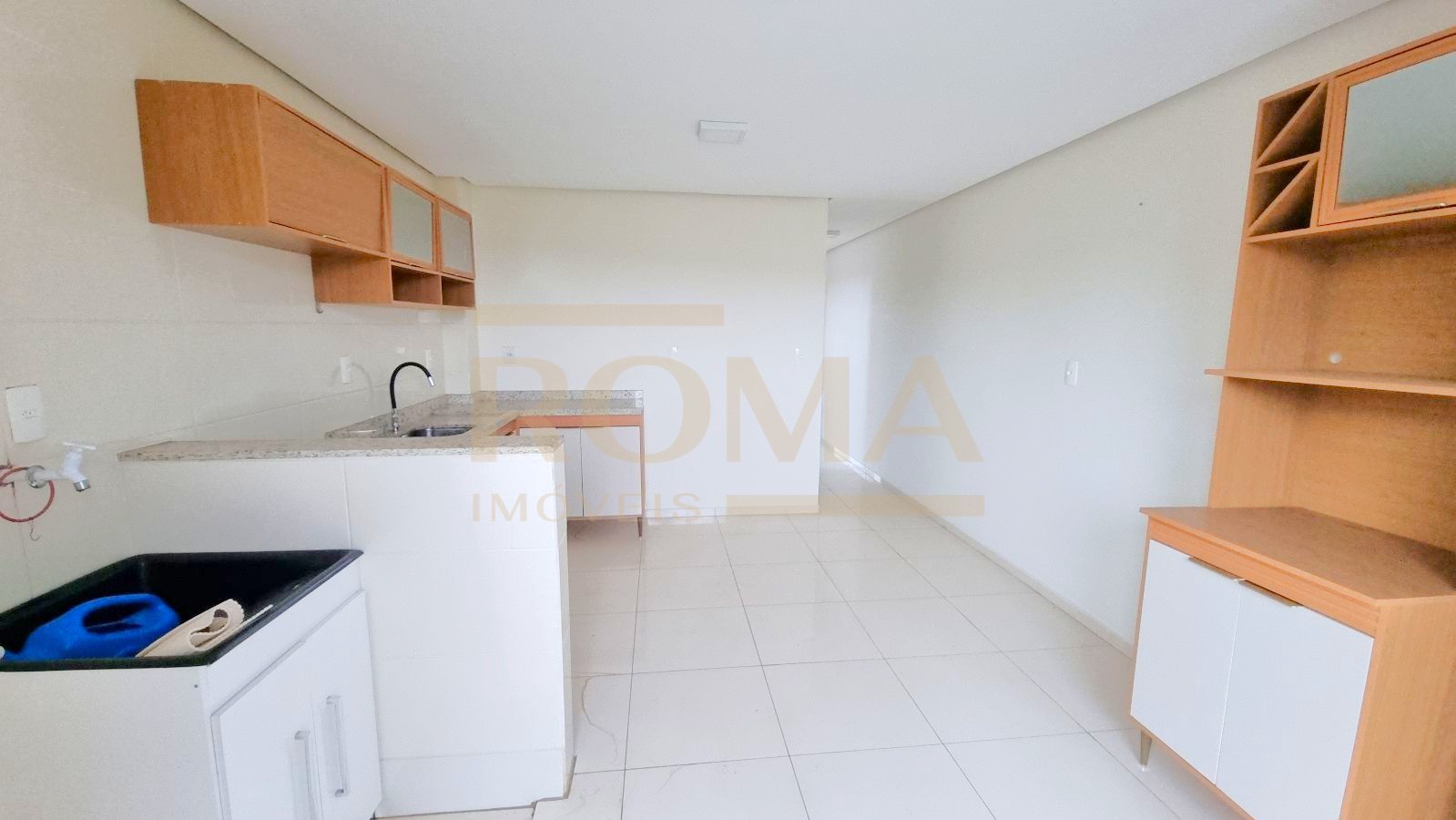 GEMINADA COM 3 PAVIMENTOS E SEMI MOBILIADA — foto 6