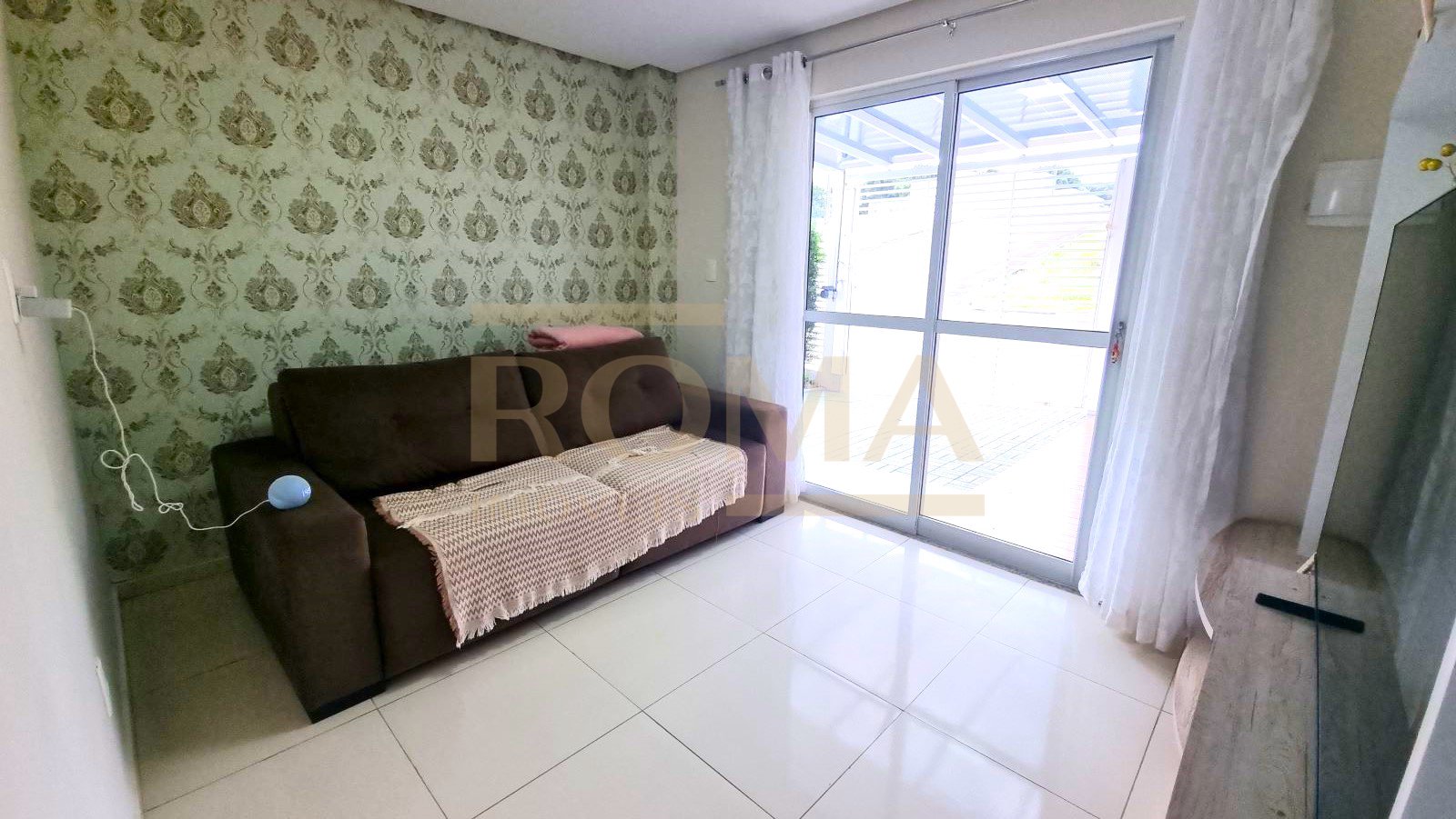 GEMINADA COM 3 PAVIMENTOS E SEMI MOBILIADA — foto 18