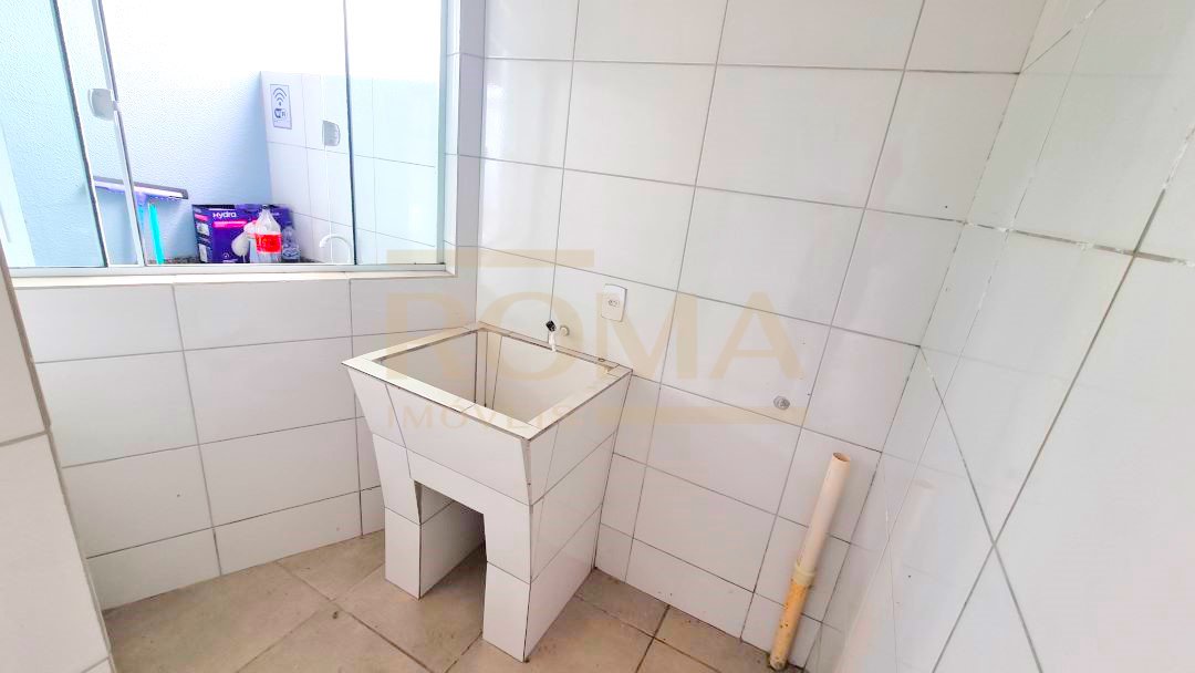 CASA DE 2 PAVIMENTOS COM 3 QUARTOS — foto 3