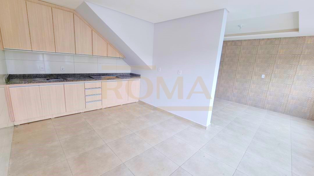 CASA DE 2 PAVIMENTOS COM 3 QUARTOS — foto 4